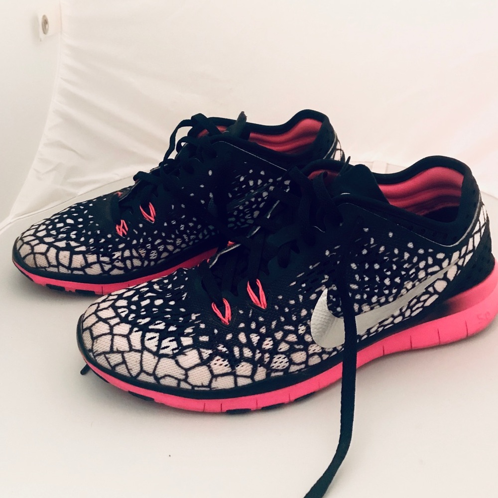 Nike free runners size 6. Excellent condition $30